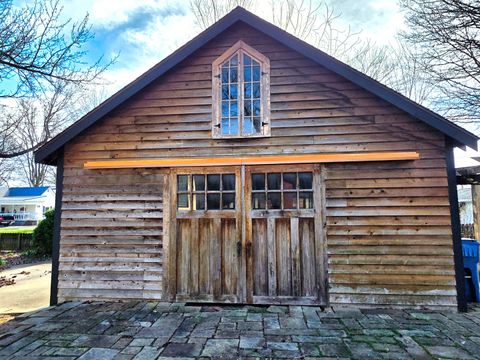 Tiny photo for 102 W 3rd Street, Flora, IL 62839 (MLS # 12604728)