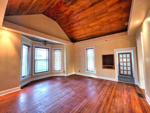 Tiny photo for 102 W 3rd Street, Flora, IL 62839 (MLS # 12604728)