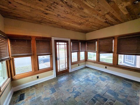 Tiny photo for 102 W 3rd Street, Flora, IL 62839 (MLS # 12604728)