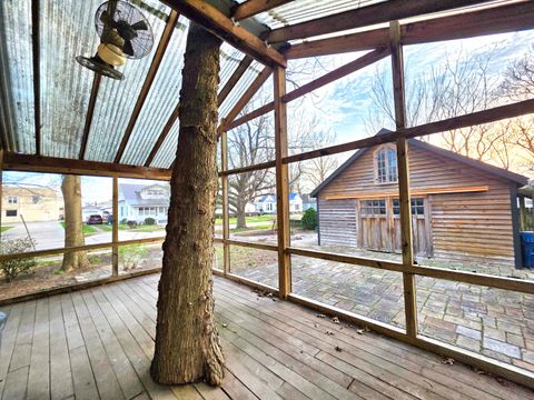 Tiny photo for 102 W 3rd Street, Flora, IL 62839 (MLS # 12604728)