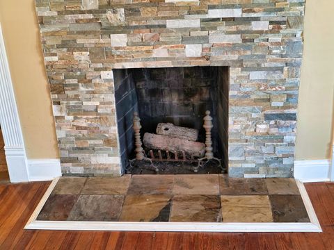 Tiny photo for 102 W 3rd Street, Flora, IL 62839 (MLS # 12604728)