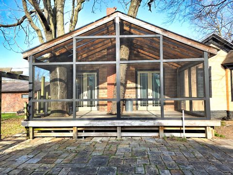 Tiny photo for 102 W 3rd Street, Flora, IL 62839 (MLS # 12604728)