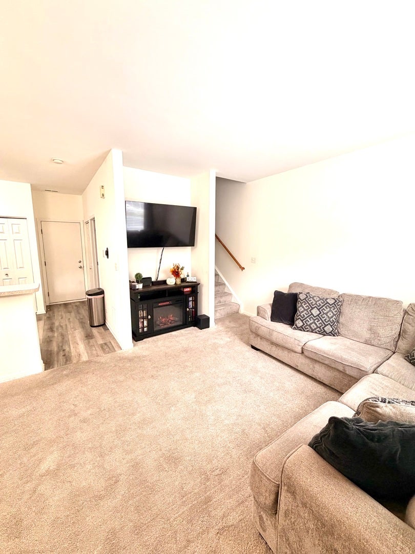 185 Springbrook Trail S