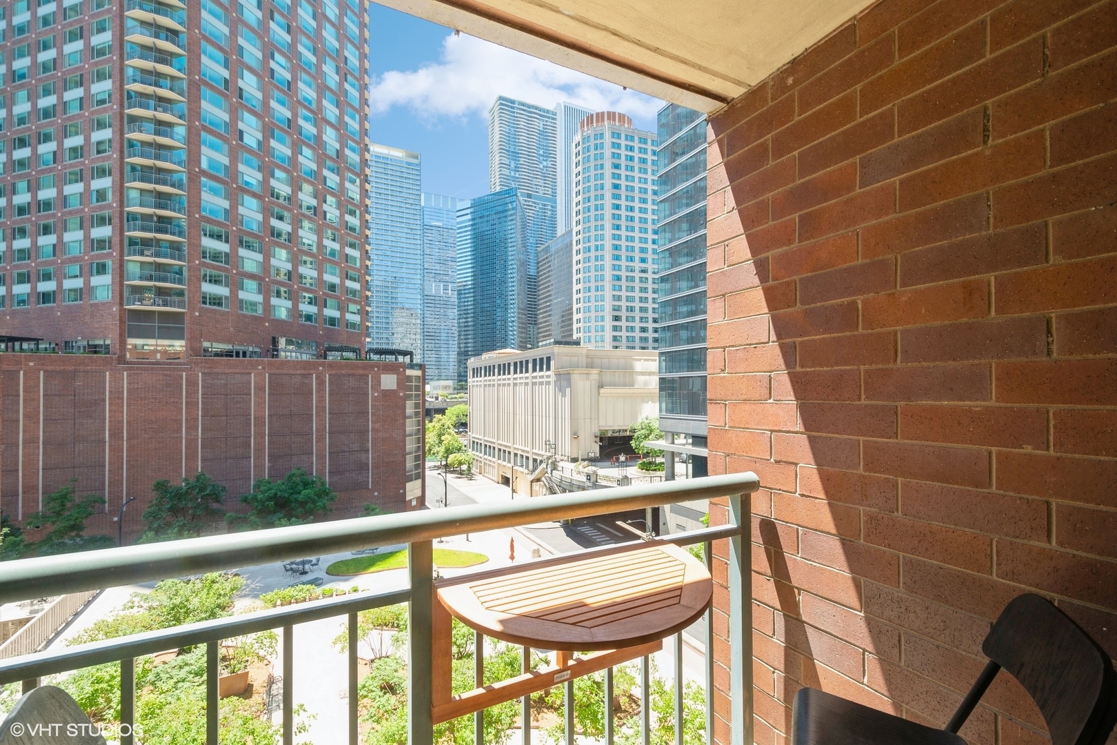 440 N MCCLURG Court 705
