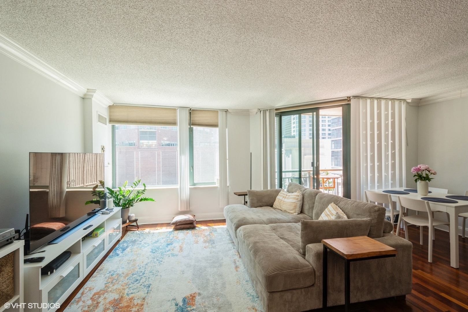 440 N MCCLURG Court 705