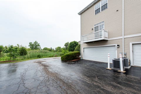 Tiny photo for 1927 Freedom Court #40-1, Zion, IL 60099 (MLS # 12715848)