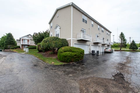 Tiny photo for 1927 Freedom Court #40-1, Zion, IL 60099 (MLS # 12715848)