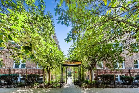 917 W Sunnyside Avenue 2S Chicago IL 60640