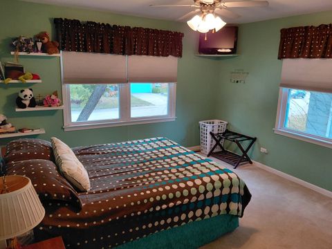 Tiny photo for 827 S McKinley Avenue, Kankakee, IL 60901 (MLS # 12490571)