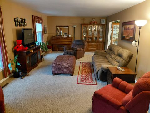 Tiny photo for 827 S McKinley Avenue, Kankakee, IL 60901 (MLS # 12490571)