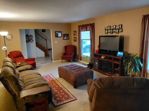 Tiny photo for 827 S McKinley Avenue, Kankakee, IL 60901 (MLS # 12490571)