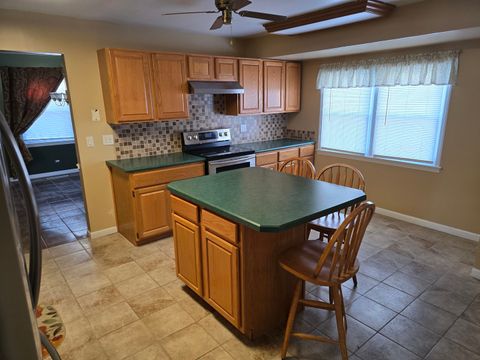 Tiny photo for 827 S McKinley Avenue, Kankakee, IL 60901 (MLS # 12490571)