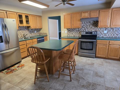 Tiny photo for 827 S McKinley Avenue, Kankakee, IL 60901 (MLS # 12490571)