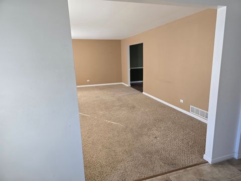 Tiny photo for 827 S McKinley Avenue, Kankakee, IL 60901 (MLS # 12490571)