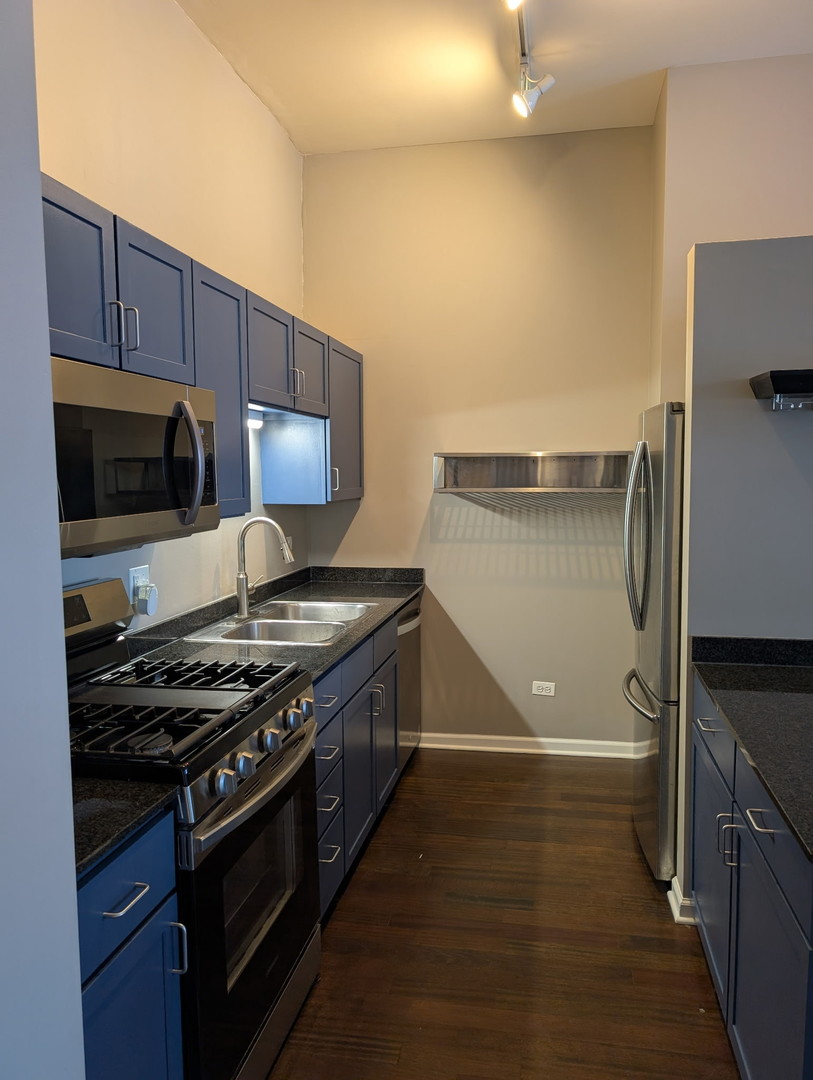5 N WABASH Avenue 1704