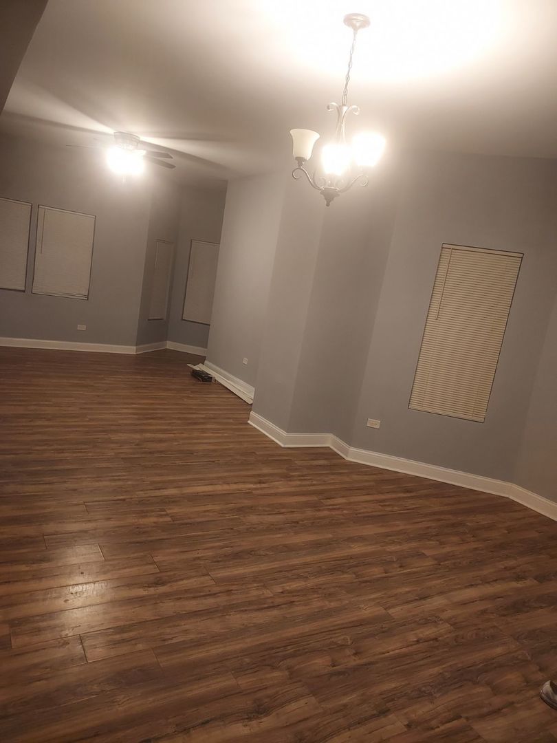 829 W 54th Place