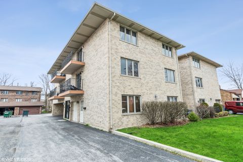 Photo of 9532 Minnick Avenue #2W, Oak Lawn, IL 60453 (MLS # 12504669) Photo of 9532 Minnick Avenue #2W, Oak Lawn, IL 60453 (MLS # 12504669)
