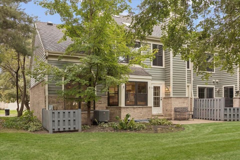 Tiny photo for 11458 Ashley Woods Drive, Westchester, IL 60154 (MLS # 12777423)
