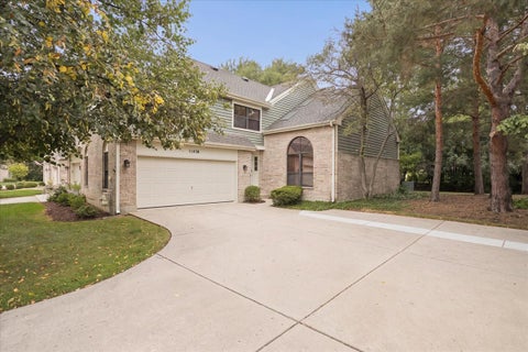 Photo of 11458 Ashley Woods Drive, Westchester, IL 60154 (MLS # 12777423)