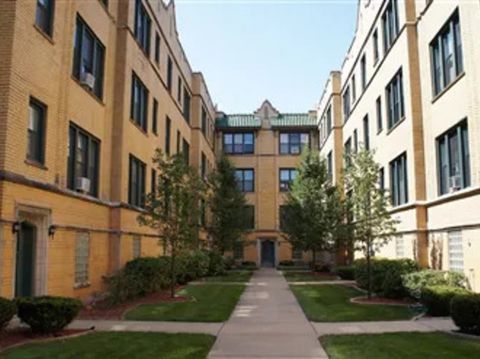 2338 N Spaulding Avenue 3A Chicago IL 60647