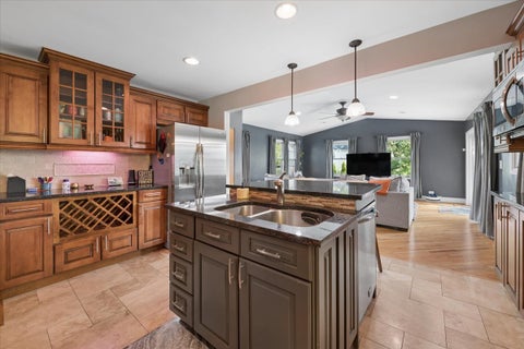Tiny photo for 725 Buffalo Circle, Carol Stream, IL 60188 (MLS # 12783113)
