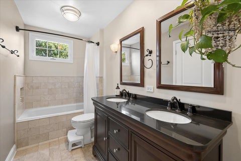 Tiny photo for 725 Buffalo Circle, Carol Stream, IL 60188 (MLS # 12783113)