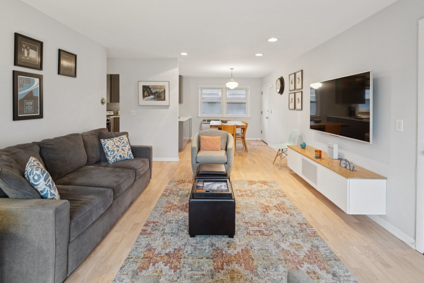 4229 N Kedvale Avenue 3B