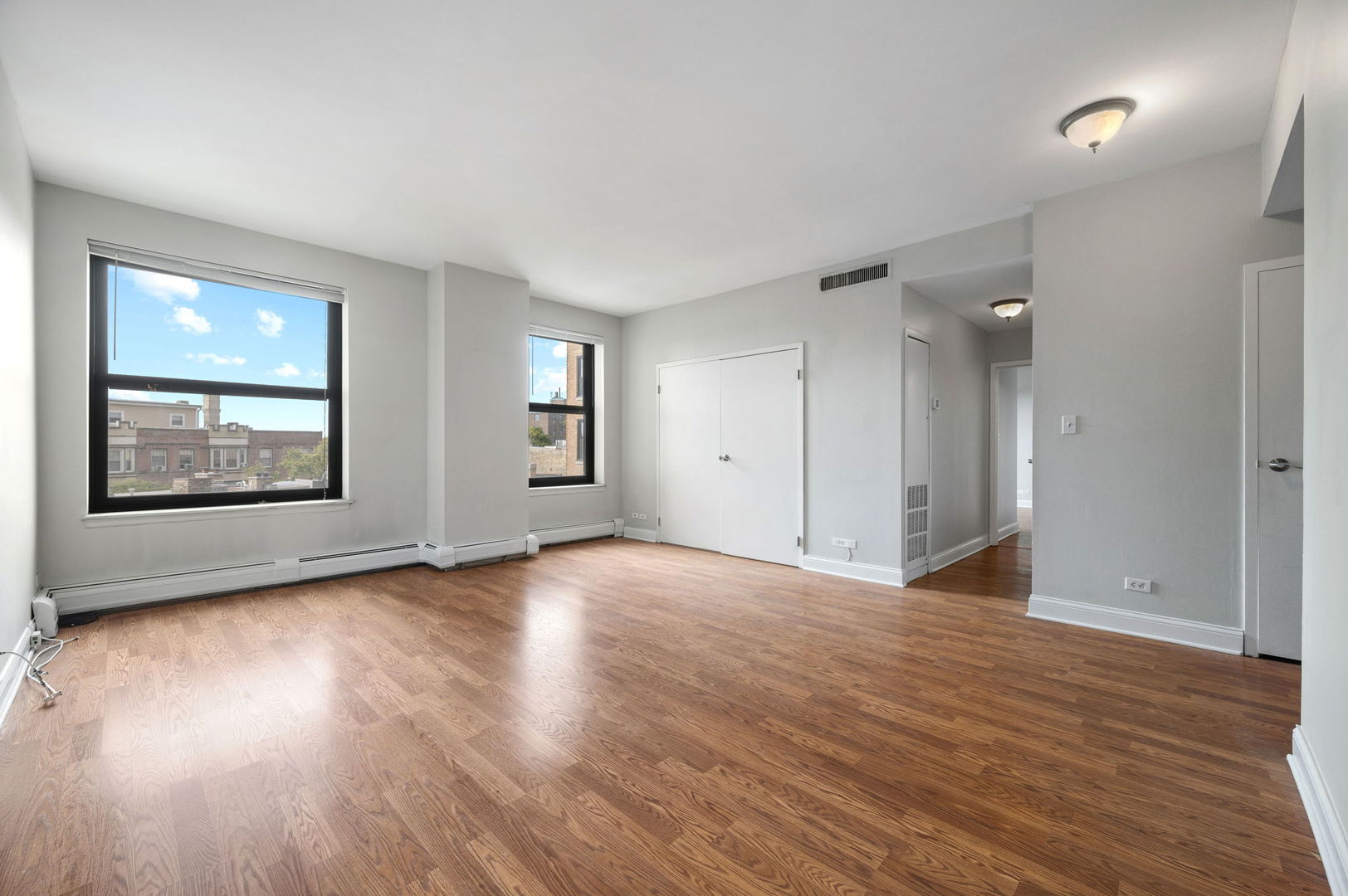 2100 N Lincoln Park West 5AS