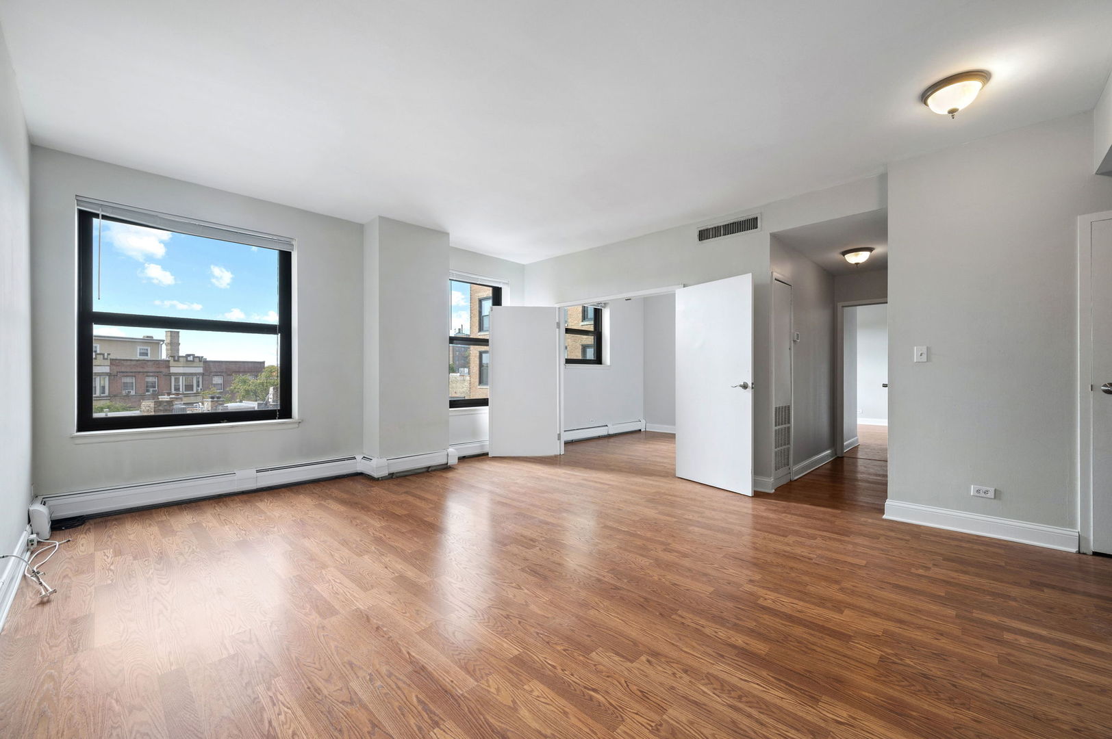 2100 N Lincoln Park West 5AS