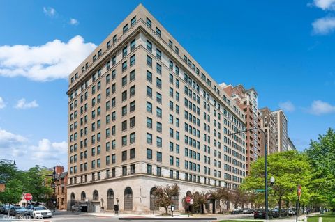 2100 N Lincoln Park West 5AS Chicago IL 60614