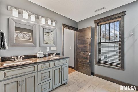 Tiny photo for 302 9TH Street, Silvis, IL 61282 (MLS # QC4269508)