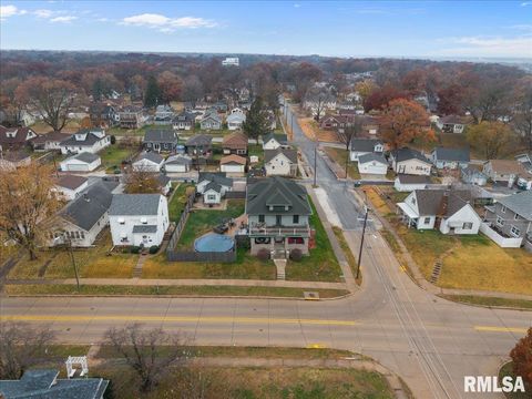 Tiny photo for 302 9TH Street, Silvis, IL 61282 (MLS # QC4269508)