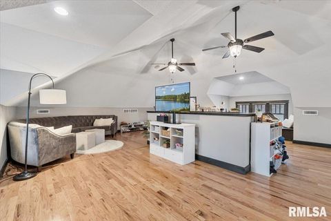 Tiny photo for 302 9TH Street, Silvis, IL 61282 (MLS # QC4269508)