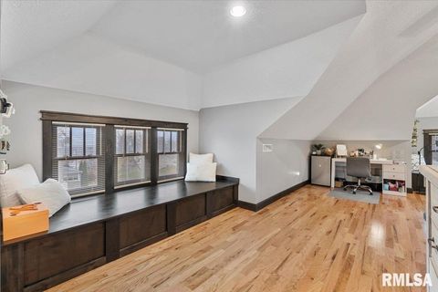 Tiny photo for 302 9TH Street, Silvis, IL 61282 (MLS # QC4269508)