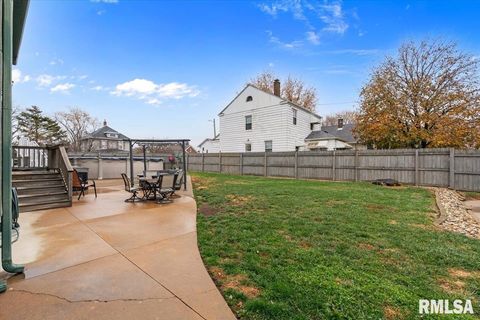 Tiny photo for 302 9TH Street, Silvis, IL 61282 (MLS # QC4269508)