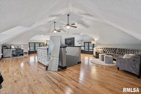 Tiny photo for 302 9TH Street, Silvis, IL 61282 (MLS # QC4269508)