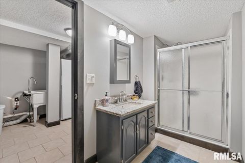 Tiny photo for 302 9TH Street, Silvis, IL 61282 (MLS # QC4269508)