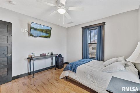 Tiny photo for 302 9TH Street, Silvis, IL 61282 (MLS # QC4269508)