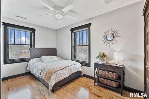 Tiny photo for 302 9TH Street, Silvis, IL 61282 (MLS # QC4269508)