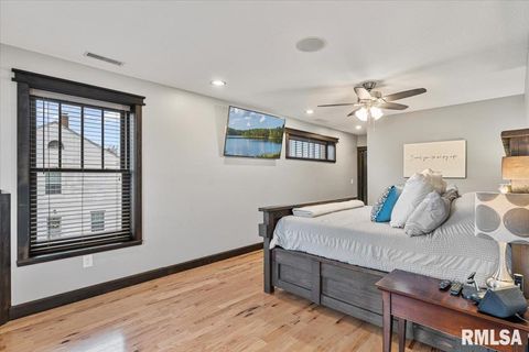 Tiny photo for 302 9TH Street, Silvis, IL 61282 (MLS # QC4269508)