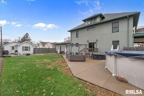 Tiny photo for 302 9TH Street, Silvis, IL 61282 (MLS # QC4269508)