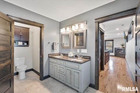 Tiny photo for 302 9TH Street, Silvis, IL 61282 (MLS # QC4269508)