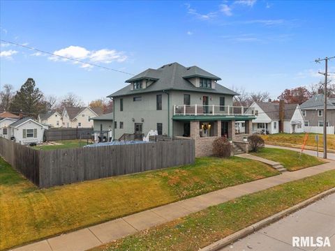 Tiny photo for 302 9TH Street, Silvis, IL 61282 (MLS # QC4269508)