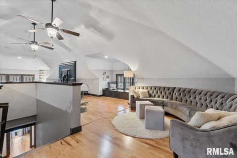 Tiny photo for 302 9TH Street, Silvis, IL 61282 (MLS # QC4269508)