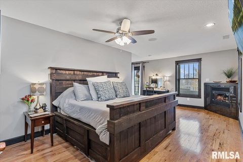 Tiny photo for 302 9TH Street, Silvis, IL 61282 (MLS # QC4269508)