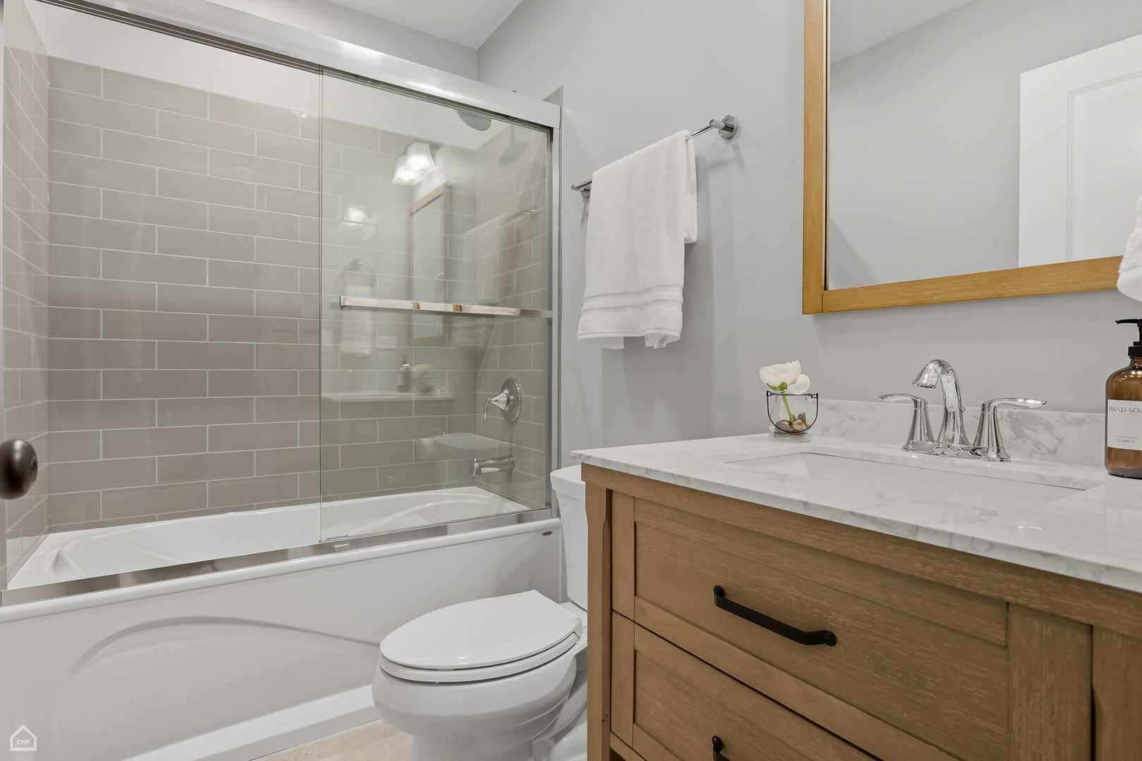 Chicago, Illinois 60624, United States, 2 Bedrooms Bedrooms, ,3 BathroomsBathrooms,Residential,Active,248494