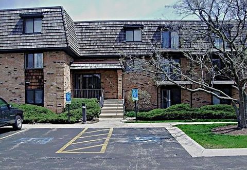 Photo of 12 Oak Creek Drive #2212, Buffalo Grove, IL 60089 (MLS # 12498659)