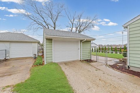 Tiny photo for 911 S New Street, Champaign, IL 61820 (MLS # 12622150)