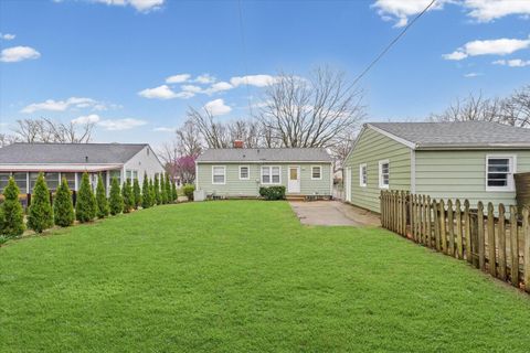 Tiny photo for 911 S New Street, Champaign, IL 61820 (MLS # 12622150)