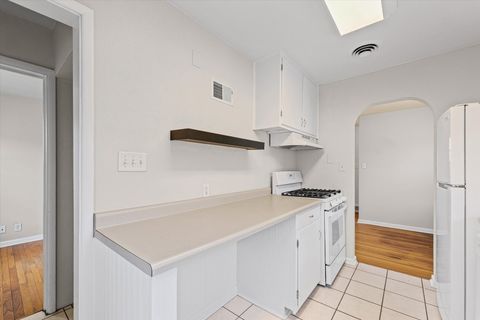 Tiny photo for 911 S New Street, Champaign, IL 61820 (MLS # 12622150)